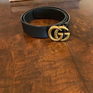 Women’s Gucci Leather Belt with Double GG Buckle